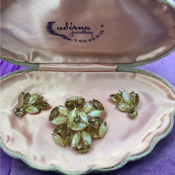 Vintage Juliana Amber Dog toothed Brooch and Clip earrings - Picture 2 of 4